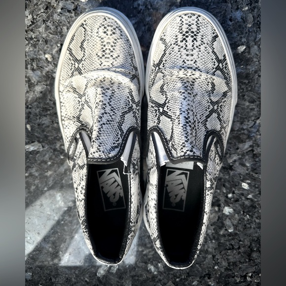 Vans Slip On Grey Black Diamond Snakeskin Exotic Sneakers Shoes Women's Size 6.5 - Picture 2 of 7